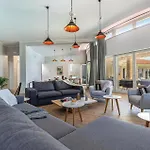 Four-bedroom In Prázdninový dům Veprinac