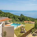 Four-bedroom In Veprinac
