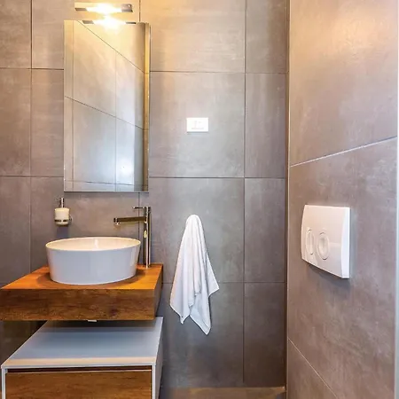 Four-bedroom In Prázdninový dům *