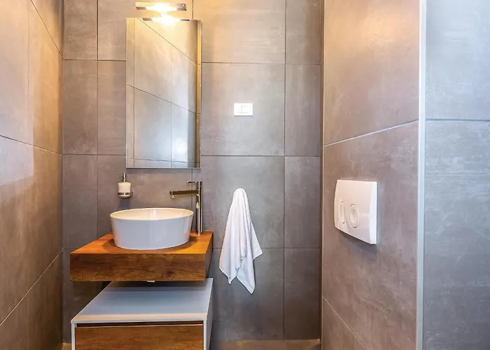 Four-bedroom In Σπίτι διακοπών *