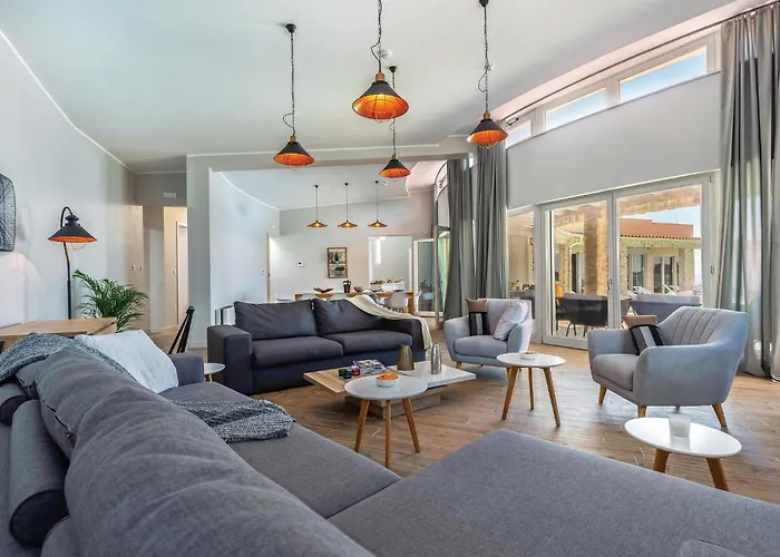 Four-bedroom In Σπίτι διακοπών Veprinac