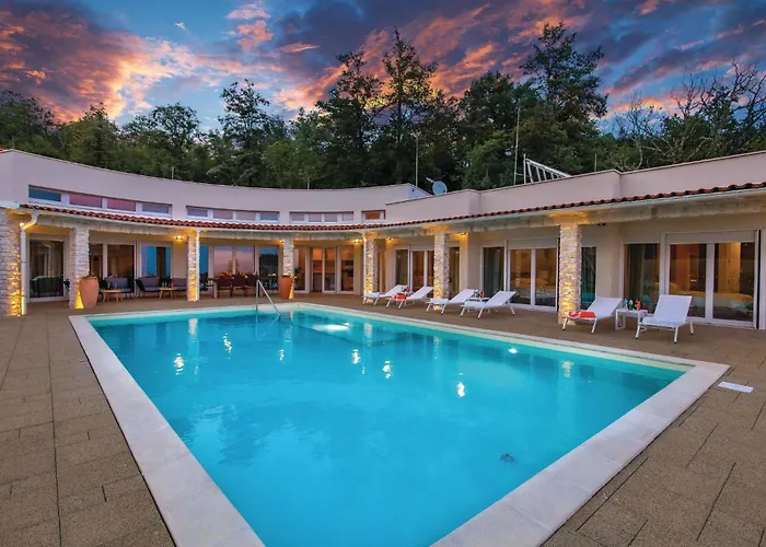 Four-bedroom In Σπίτι διακοπών *