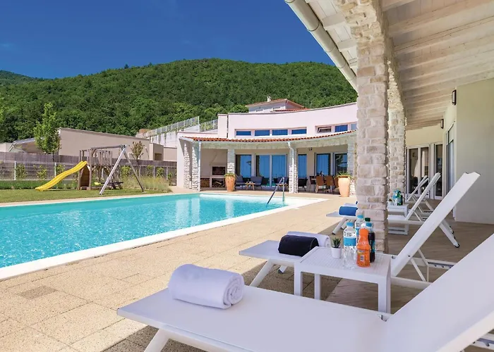 Four-bedroom In Σπίτι διακοπών *