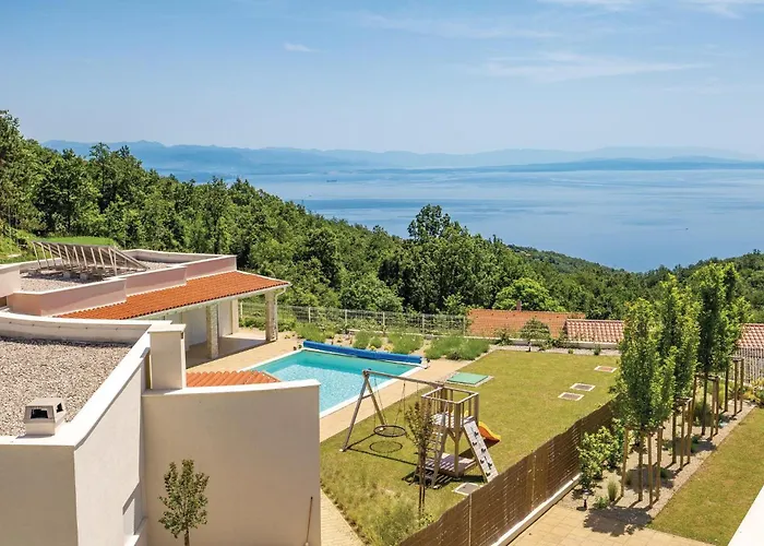 Four-bedroom In Veprinac