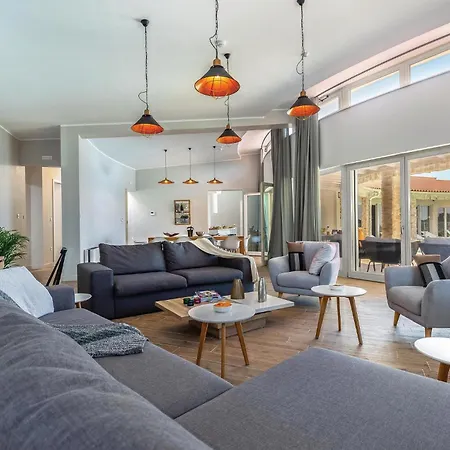 Four-bedroom In Casa vacanze Veprinac