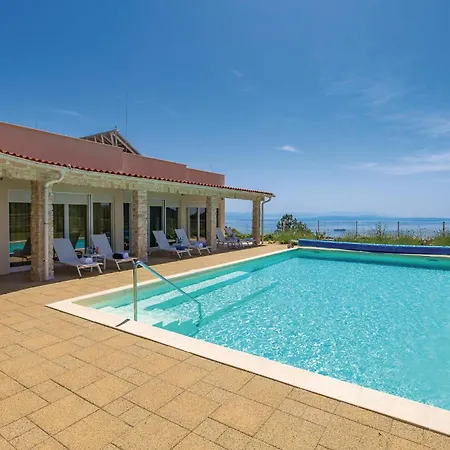 Casa vacanze Four-bedroom In *