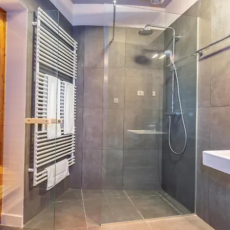 Four-bedroom In Casa vacanze Veprinac