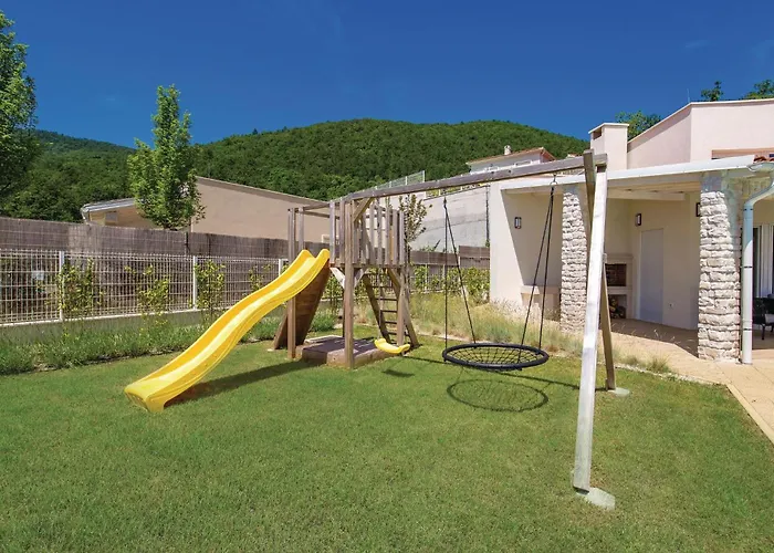 Four-bedroom In * Veprinac